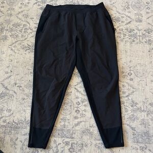 Lululemon Men’s Surge Hybrid - shorter - Running/Gym pants - large - black